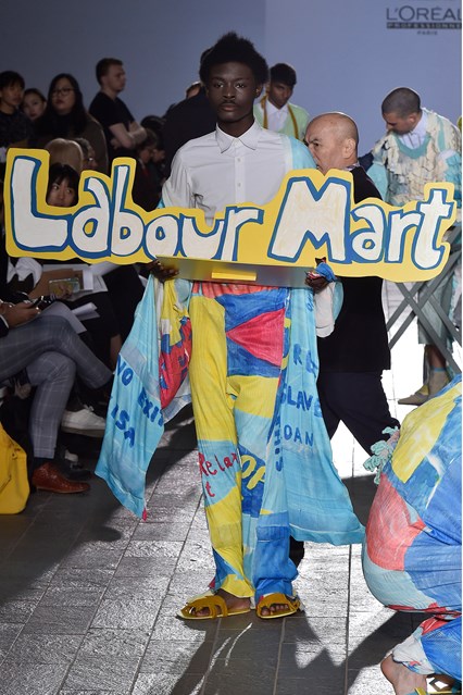 英国伦敦圣马丁CSM2017 毕业秀READYTOWEAR服装设计服装设计教程在类目 商务/设计服务, 设计服务, 服饰设计中 - 来自Buy2taobao.com提供专业的淘宝代购服务