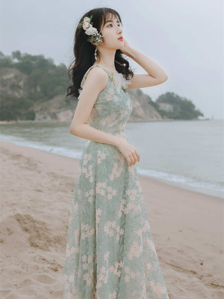 茶歇裙法式桔梗锁骨一字肩吊带仙女裙夏天显瘦长裙可甜可盐连衣裙