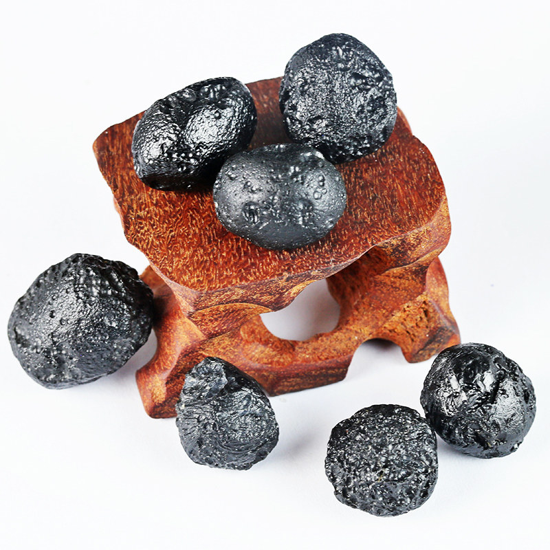 天然黑陨石圆形状原石雷公墨玻璃陨石矿物标本雕刻料辟邪石