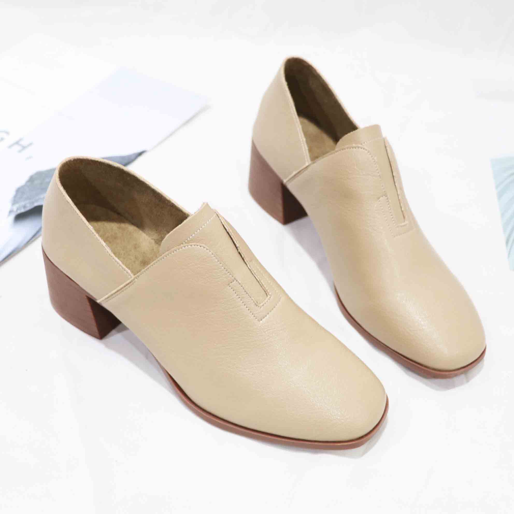 一折方口鞋女秋冬 粗跟_冰芙尼2019秋冬方头韩版女鞋小皮鞋深口粗跟单