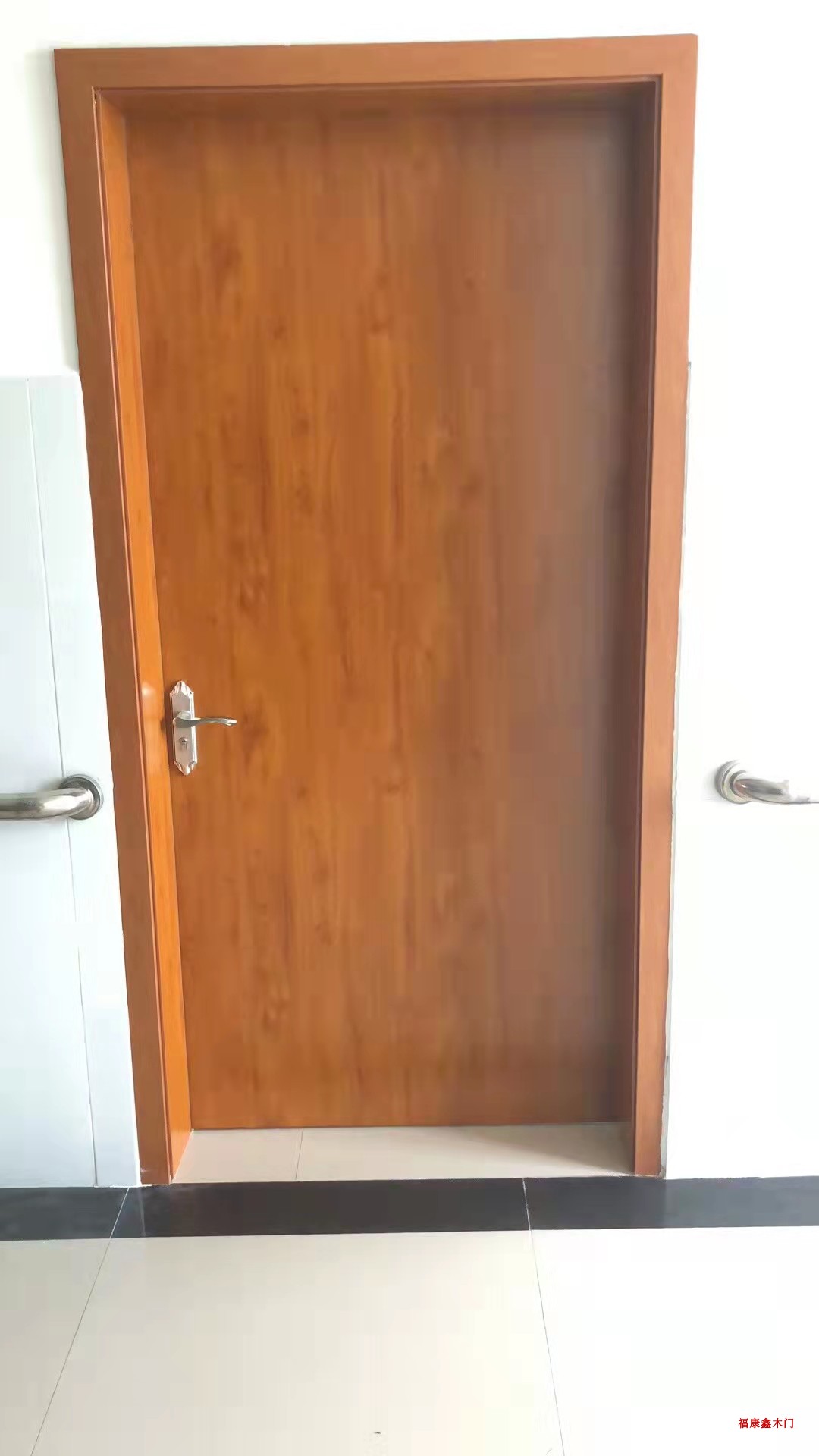 卧室房门