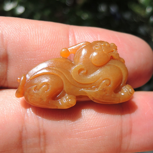 精品回馈了范同生全玉种老熟栗子黄色原生黄玉籽料貔貅吊坠子r