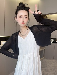 RR fashion 吊带连衣裙女2024夏季新款法式褶皱纯色A字裙V领长裙