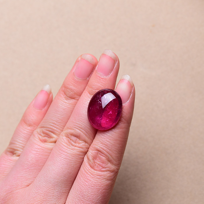 收藏级 大颗粒 21.47克拉 卢比来红碧玺裸石 蛋面