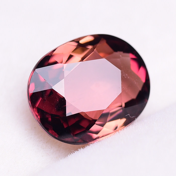 4克拉 双色红碧玺裸石 0.68克