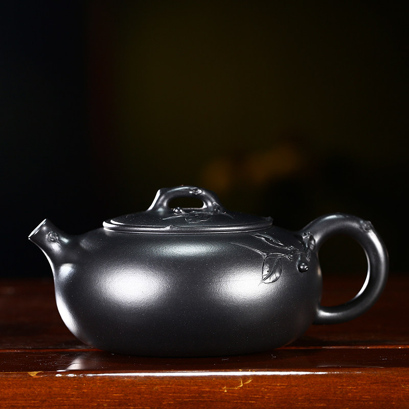 【春意】稀有高黑泥 助理工艺美术师 尹勤 宜兴紫砂壶茶壶 花货