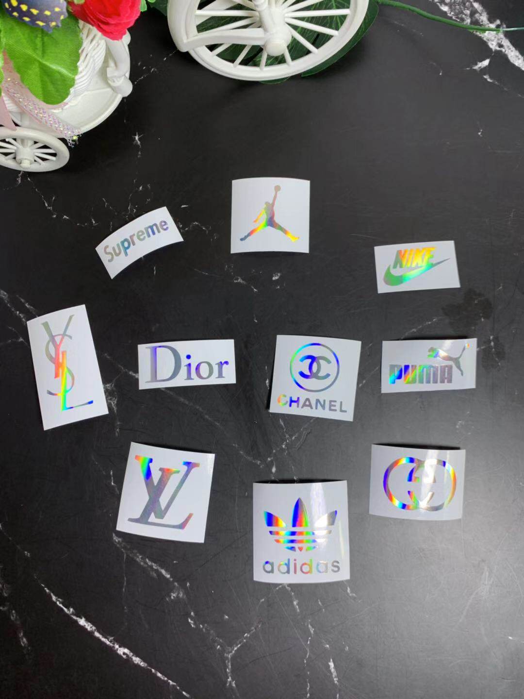 新款定制镭射变色标志图案防水贴纸 手机壳diy滴胶材料封入物