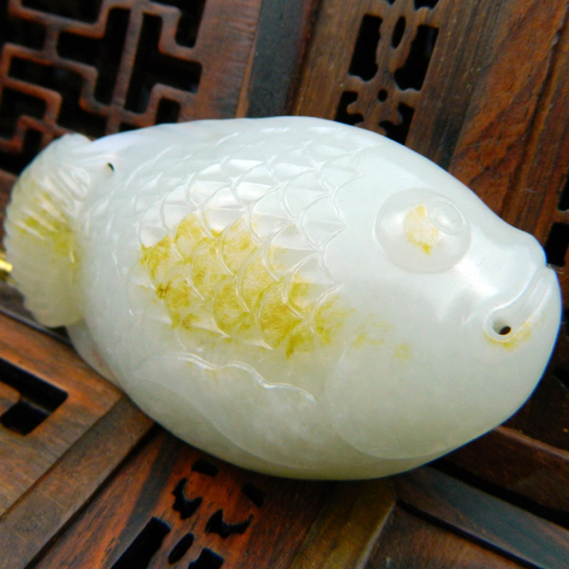 海派玉雕大师孙永作品 白玉籽料把件 鱼 56g 落款 收藏证书