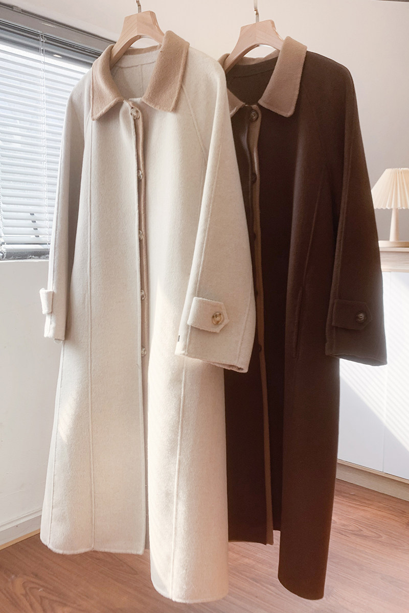 米色羊绒女大衣