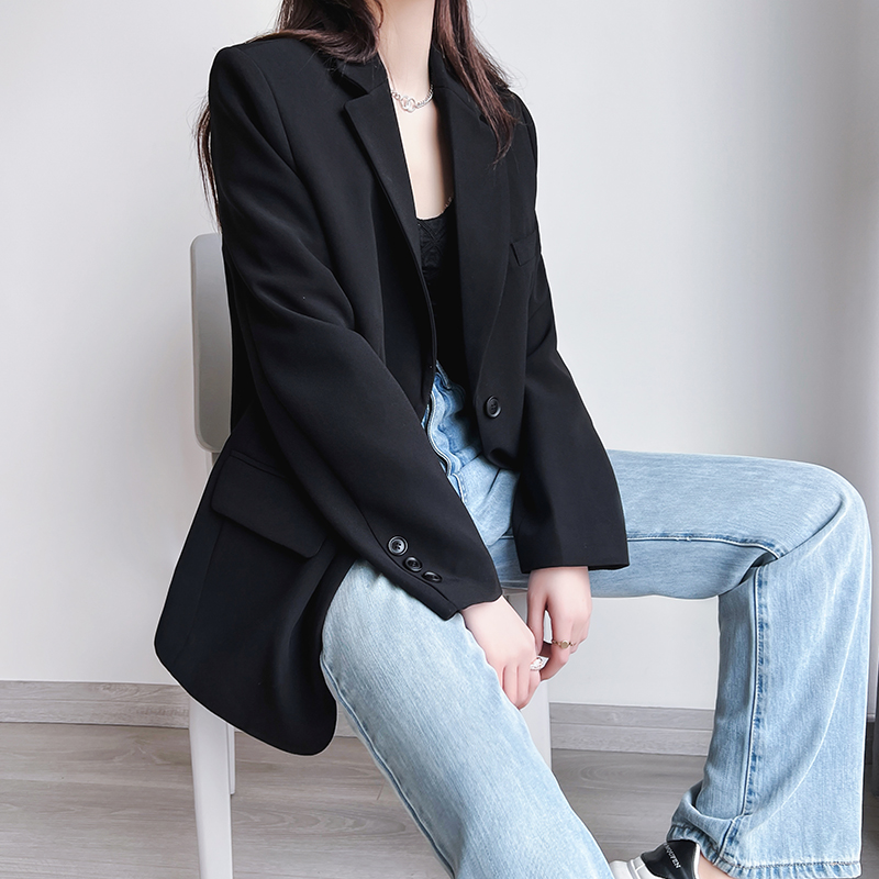 黑色西装外套女2022年新款春秋韩版宽松复古休闲高级感炸街小西服