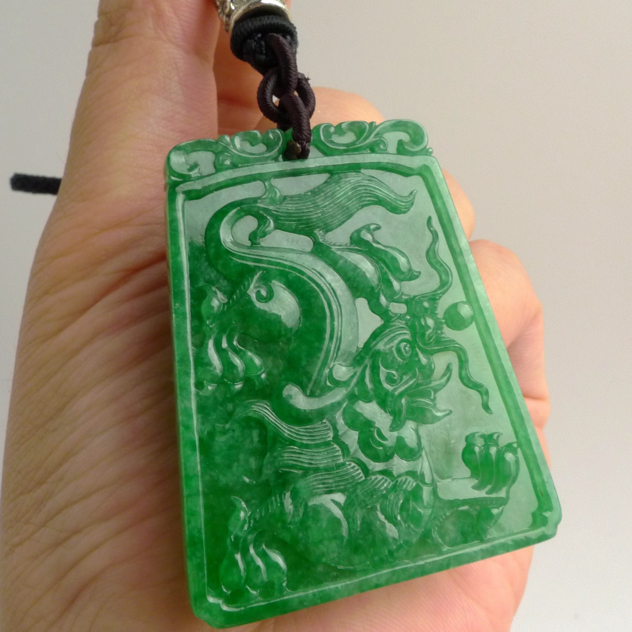 缅甸a货翡翠 满色辣阳绿翡翠龙凤牌吊坠 23.92g