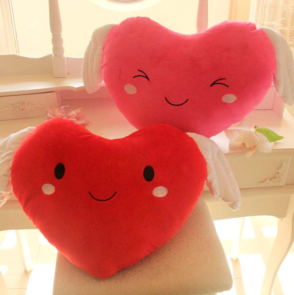 七夕天使翅膀爱心抱枕心形靠垫毛绒玩具创意生日毛绒布艺类玩具