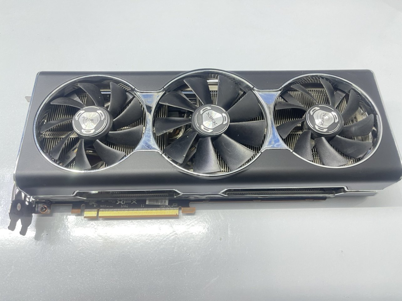 年底清仓讯景华擎5700xt8g显卡三风扇低耗能高散热游戏之王