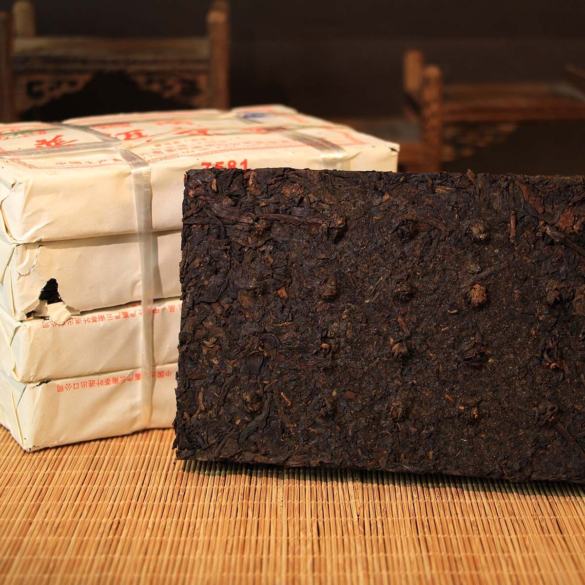 24块 中茶牌 2007年 中茶7581熟砖 250克/块
