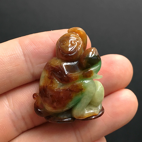 证书缅甸 天然翡翠a货红翡鲜绿立体雕刻生肖小灵猴子玉石吊坠挂件