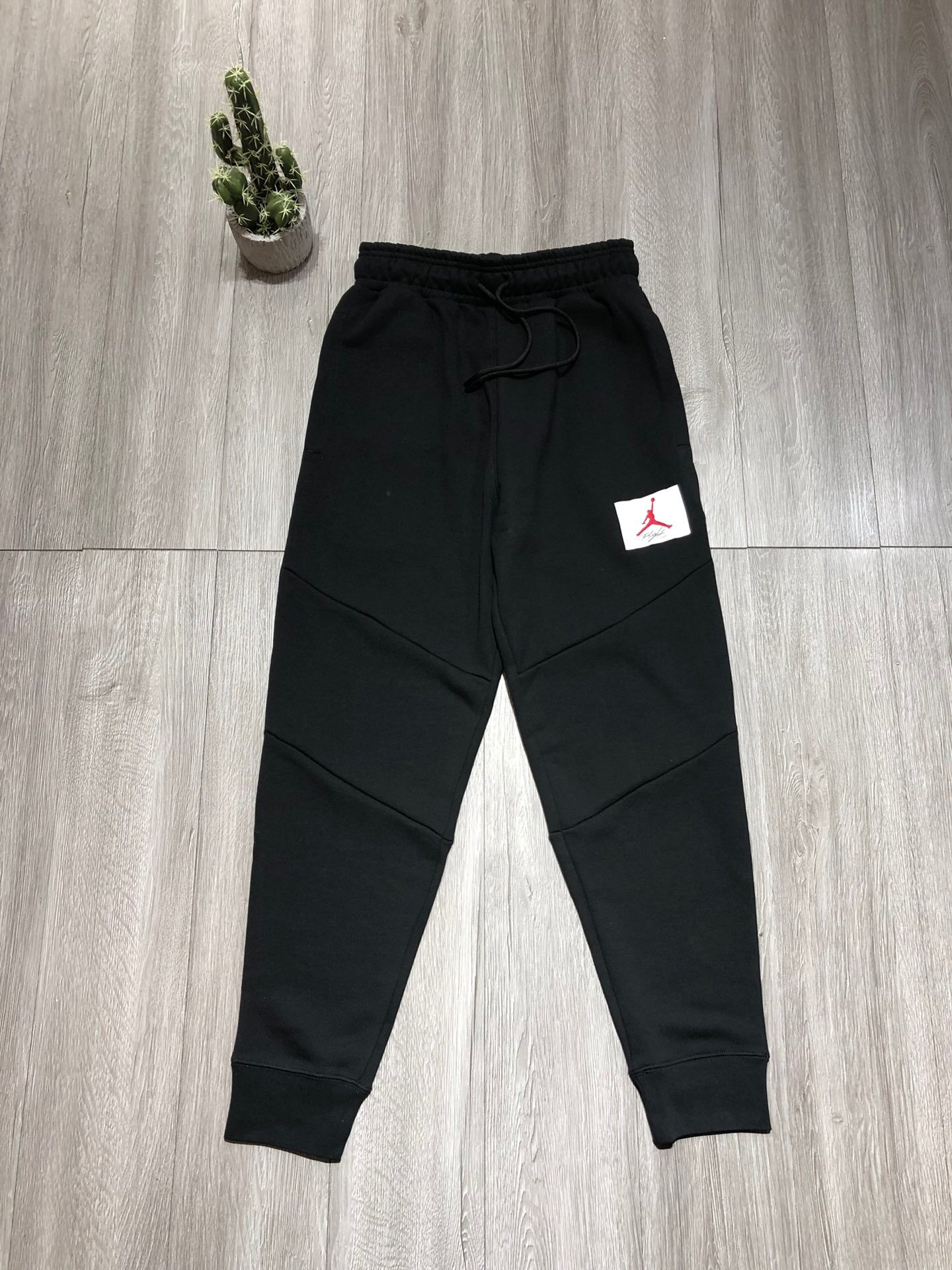 热销卫裤男 收口 束脚 收腿_aj飞人男士篮球裤加绒加厚运动休闲收腿