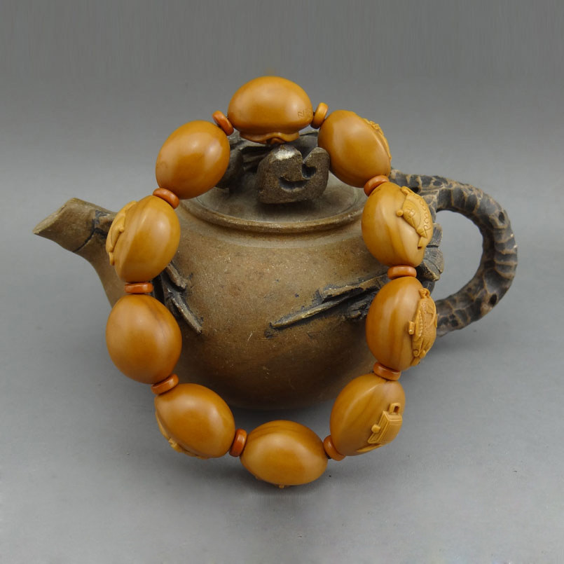 核雕名家黄卫娟《把把壶》