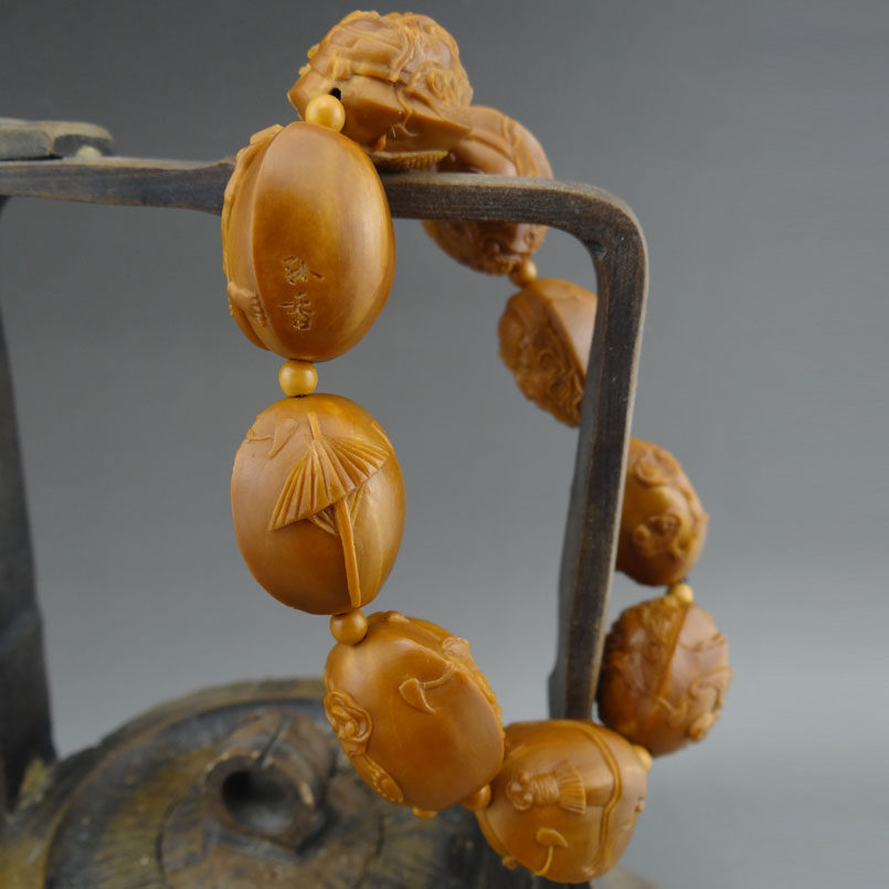 核雕名家孙香《钟馗捉小鬼》