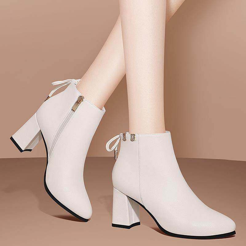 米色鞋子女短靴