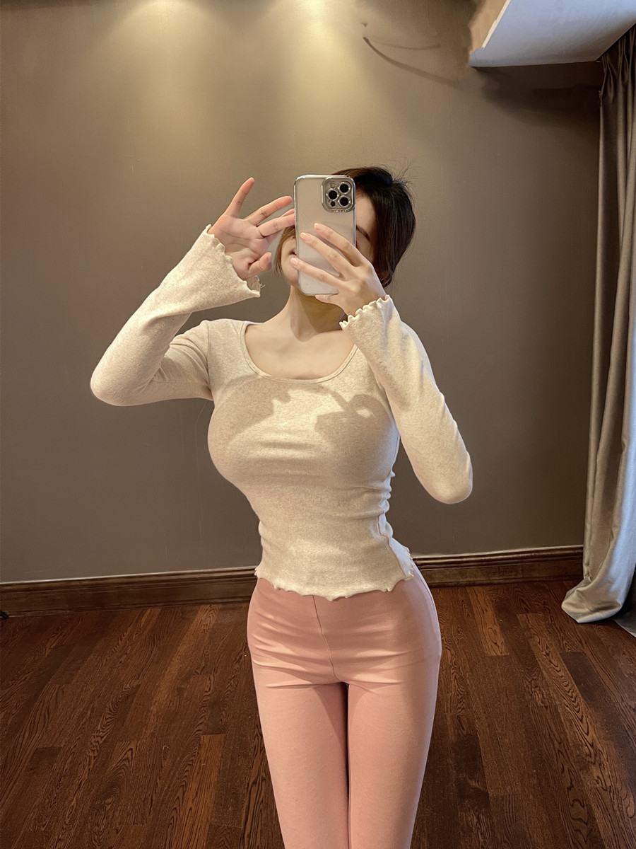 思瑞 磨毛棉喇叭袖打底衫 慵懒美人质感舒适居家方领u领t恤上衣女