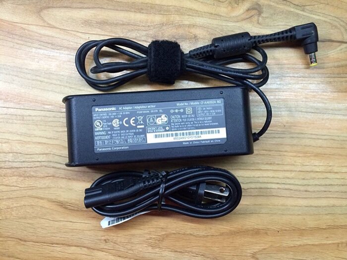 用笔记本电脑充了充电宝之后开不了机 插上电源后指示