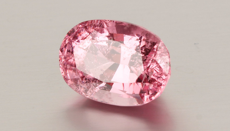 4.39ct 天然热粉尖晶石裸石 火彩超闪 - 拍卖