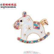 Package mail smiling Korean cartoon horse brooch corsage brooch pin clasp Joker suit suit women