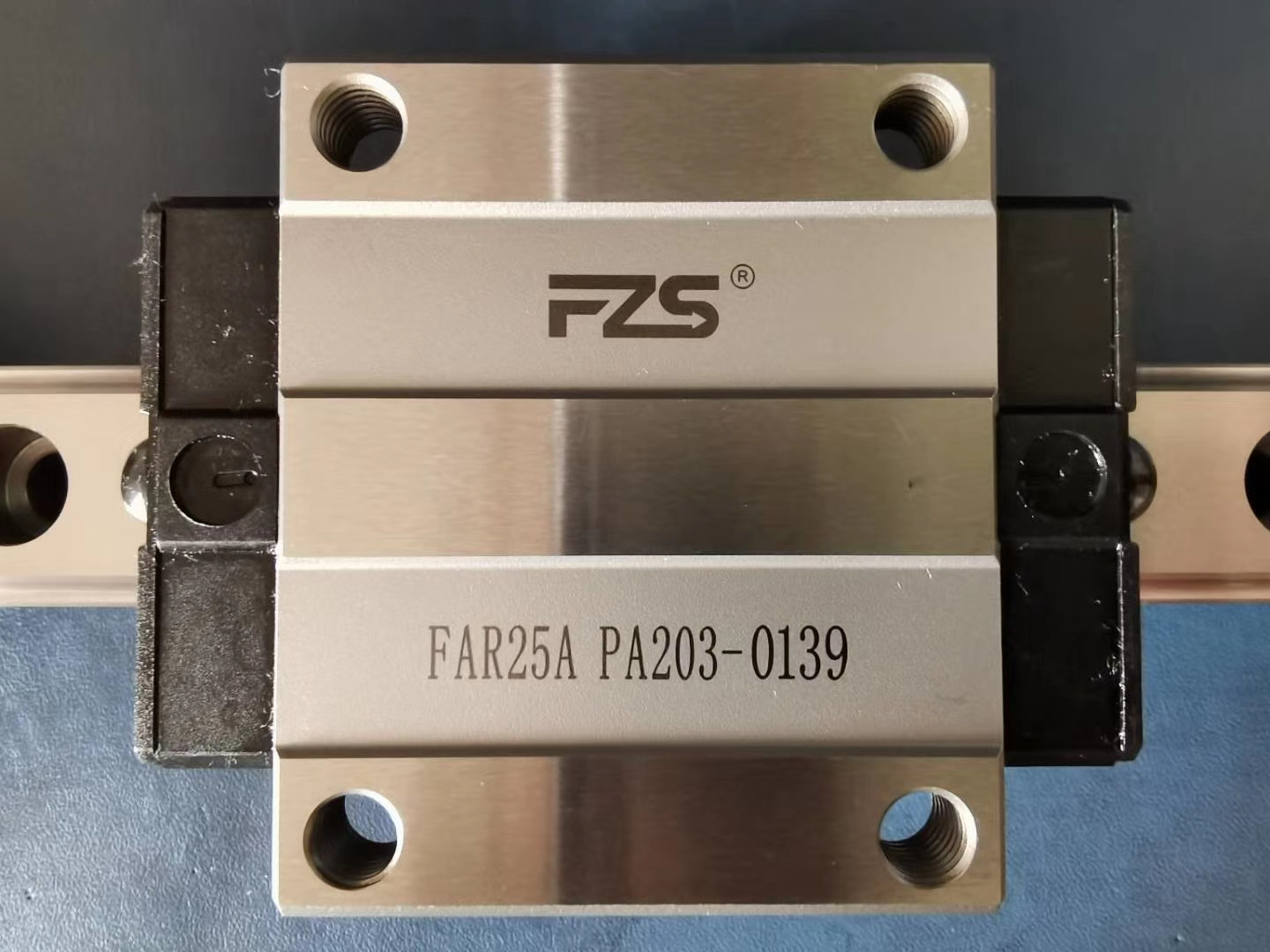 德国FZS滑块P级直线导轨滑轨 FAR25A FAR25H 四方法兰滑块