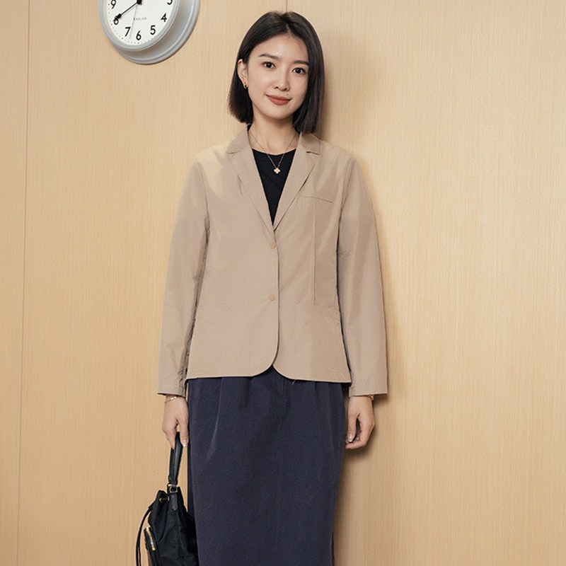 YUN韫2024春季新款女装西装领单排扣收腰短款西服 日韩女外套3206