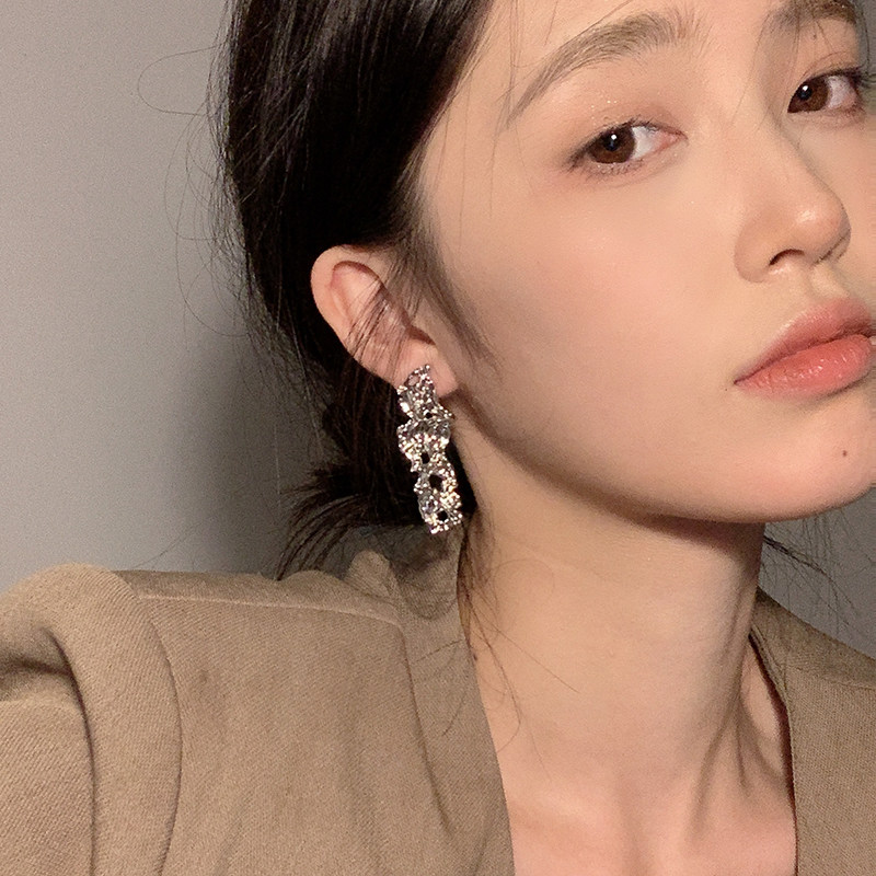 ins网红不规则金属镂空耳钉女 小众冷淡风高级感甜酷嘻哈辣妹耳饰