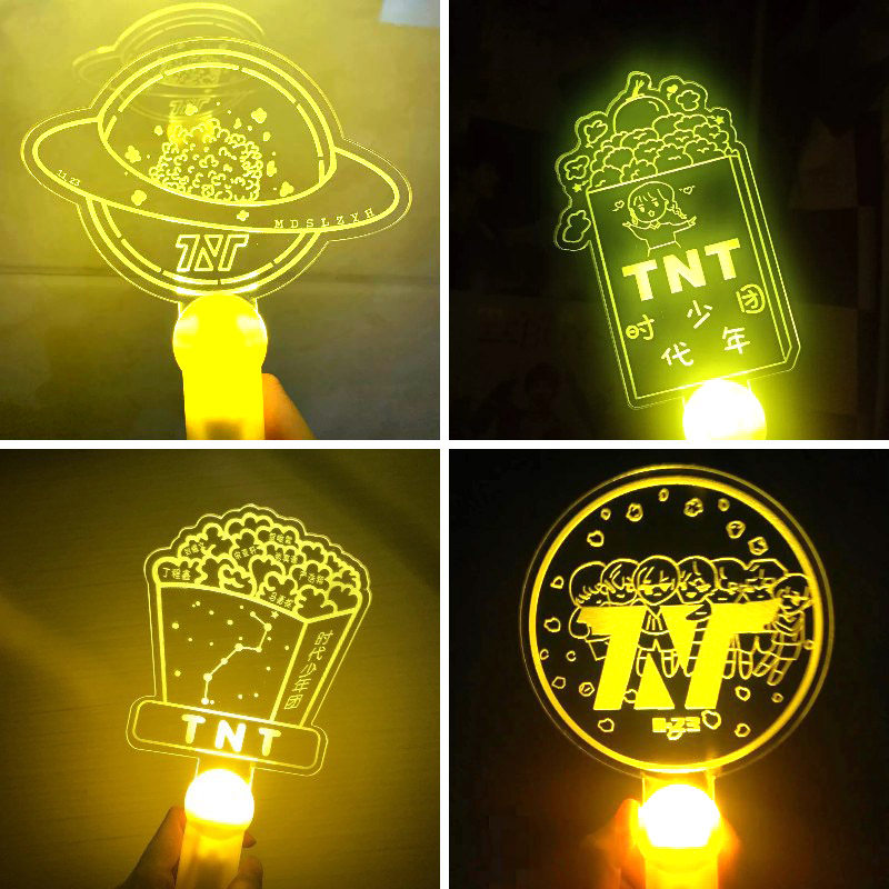 时代少年团应援灯牌tnt荧光棒手灯定制明星演唱会道具发光手举牌