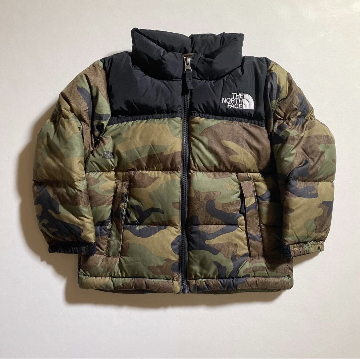 kiddielove日本代购 童装 the north face北脸迷彩拼色羽绒服22aw