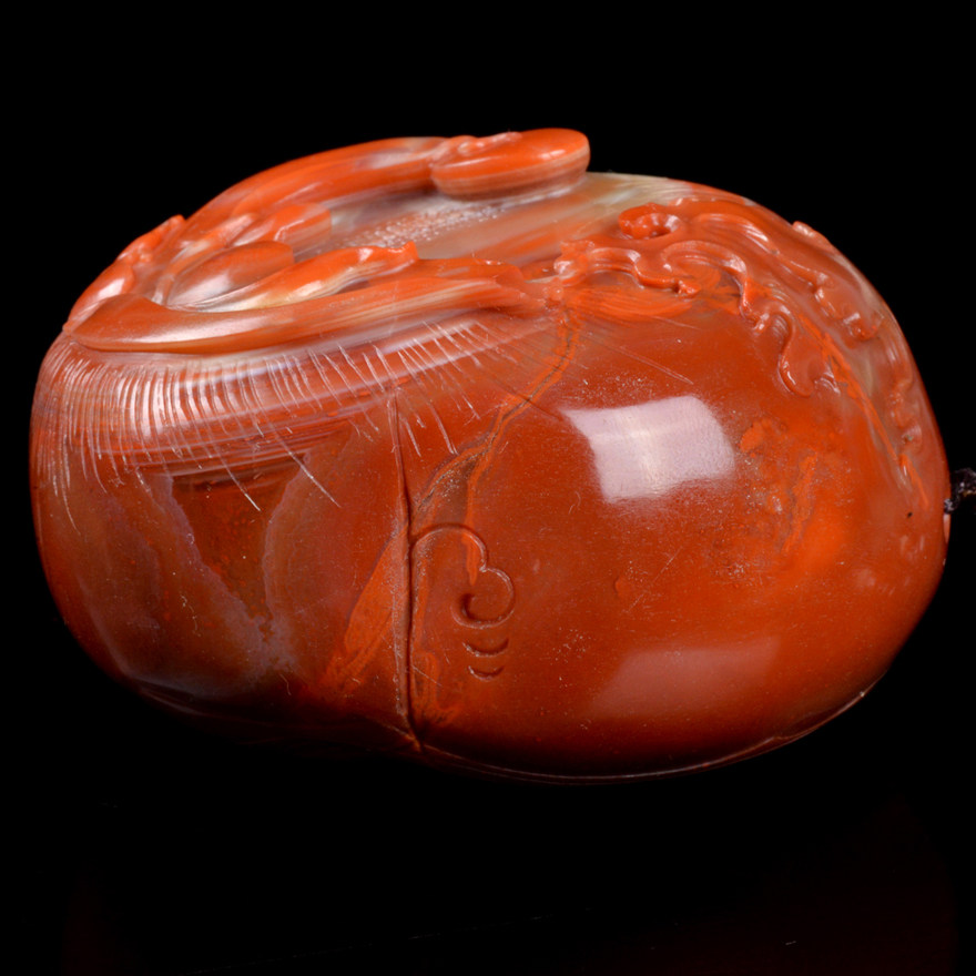 210g 红白料南红玛瑙悟道把件