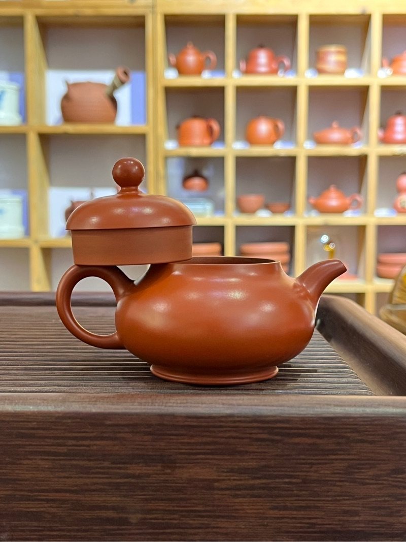 材质特殊 潮州朱泥壶泥料之异潮州壶的泥料,于是当地黏土,俗称"红泥"