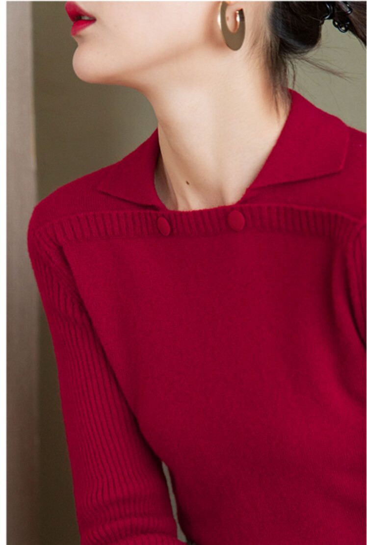 红色羊绒衫女