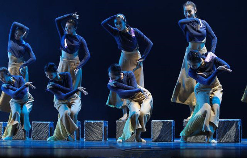 第五届大艺展女子舞蹈碇步桥水清悠悠舞台舞蹈服装群舞浙江学院