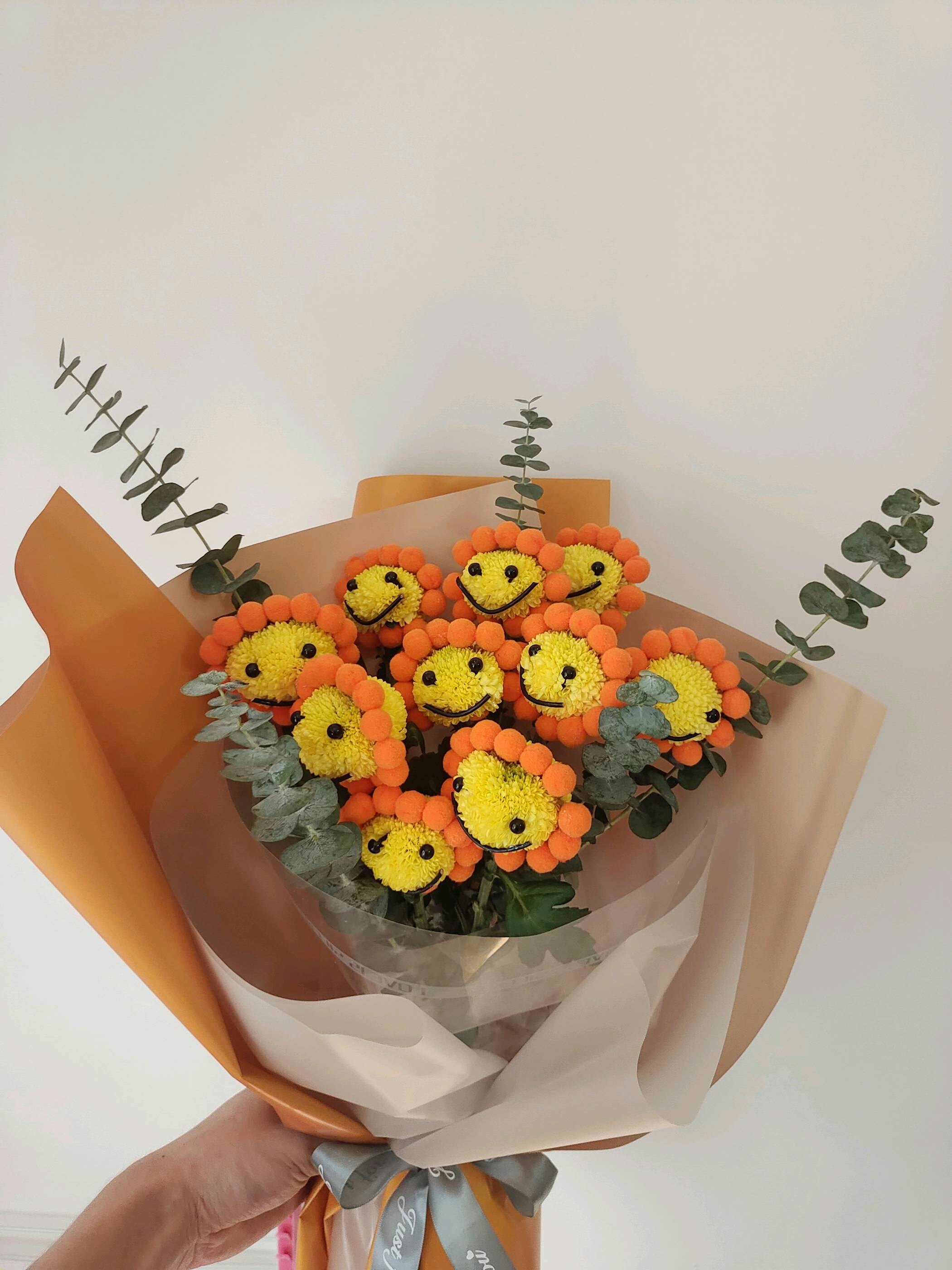 天津同城鲜花抖音同款创意个性表情包乒乓菊笑脸生日毕业花束