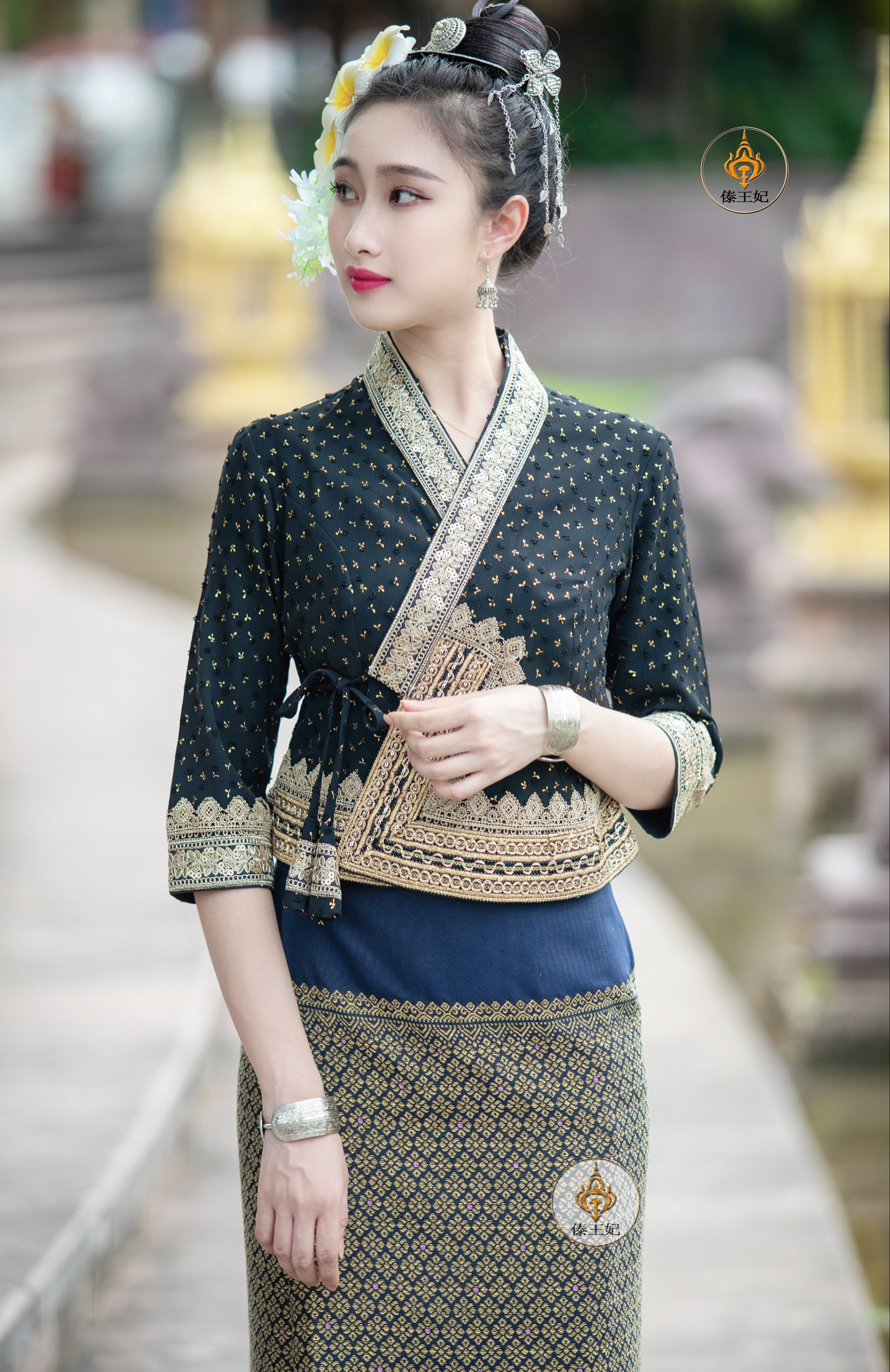 傣王妃服饰傣族传统复古服装女修身旅拍摄影电影服装道具中袖筒裙