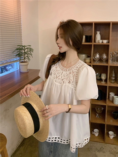 白色法式圆领钩花镂空上衣女夏季宽松泡泡袖短袖衬衫