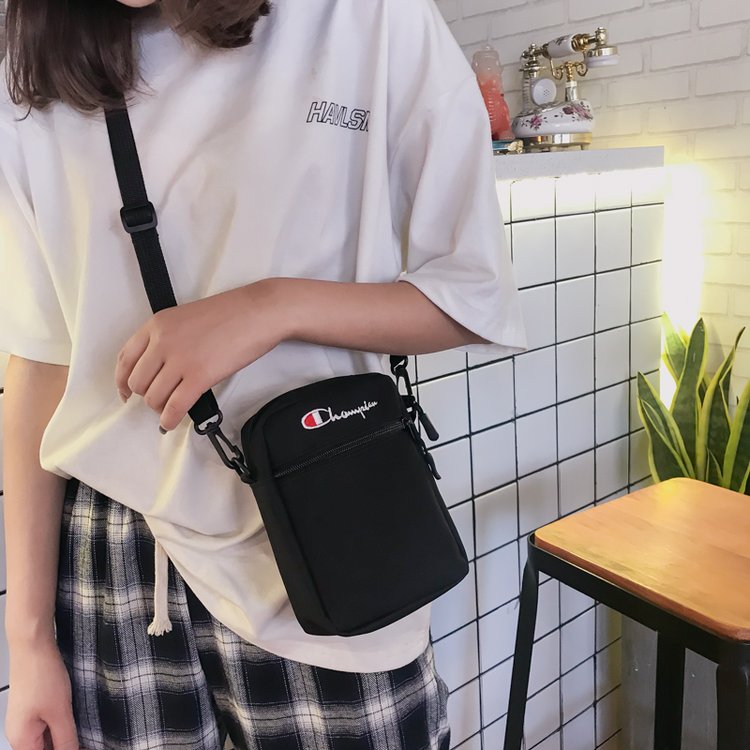 2019上新韩版帆布女包学生斜挎小包时尚蹦迪包ins单肩包街头潮流在类目 箱包皮具/热销女包/男包, 女士包袋中 - 来自Buy2taobao.com提供专业的淘宝代购服务