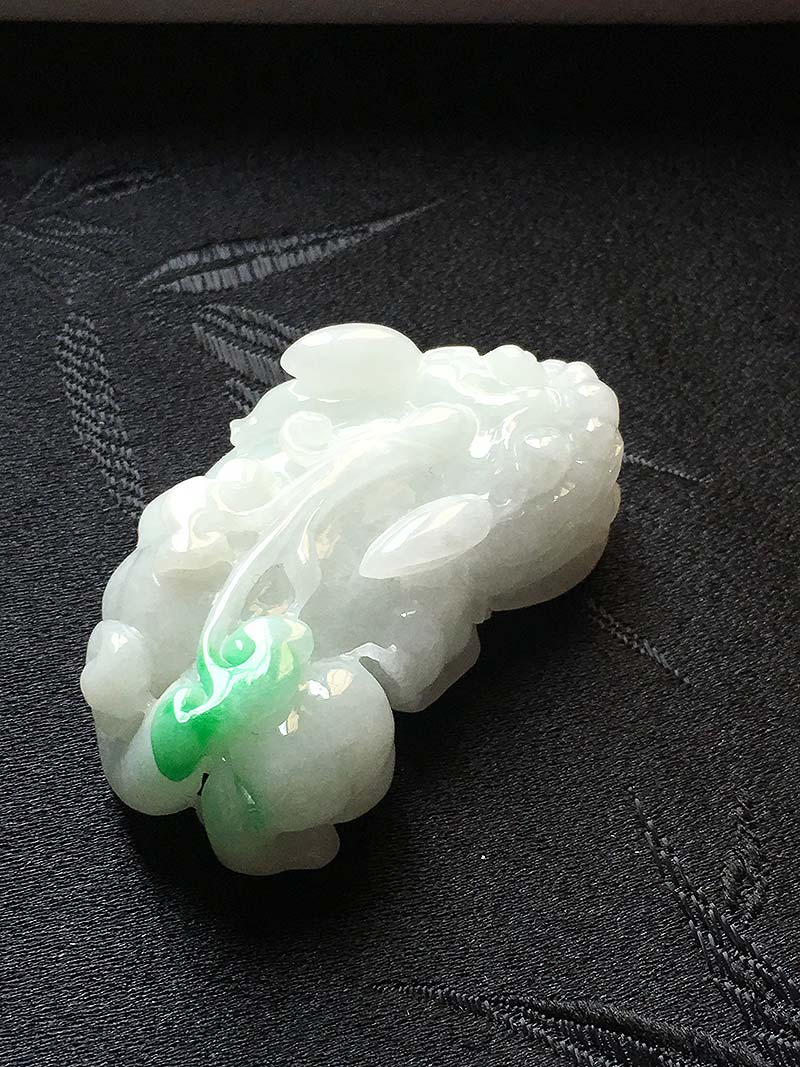珠宝缅甸翡翠冰种飘翠绿色招财貔貅吊坠a货老种冰阳绿瑞兽精雕皮