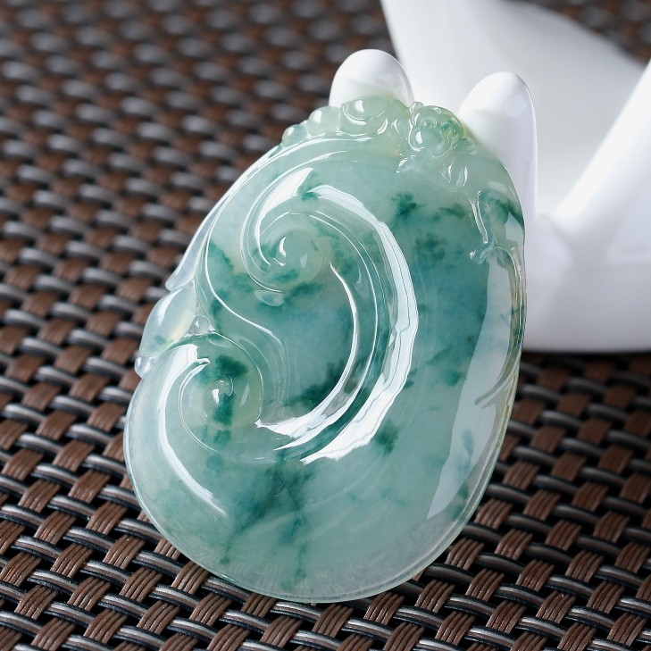 冰种飘花翡翠吊坠如意29.22克