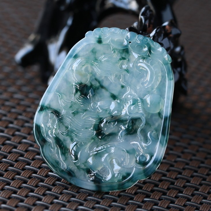 冰种蓝花翡翠吊坠龙凤呈祥18.82克