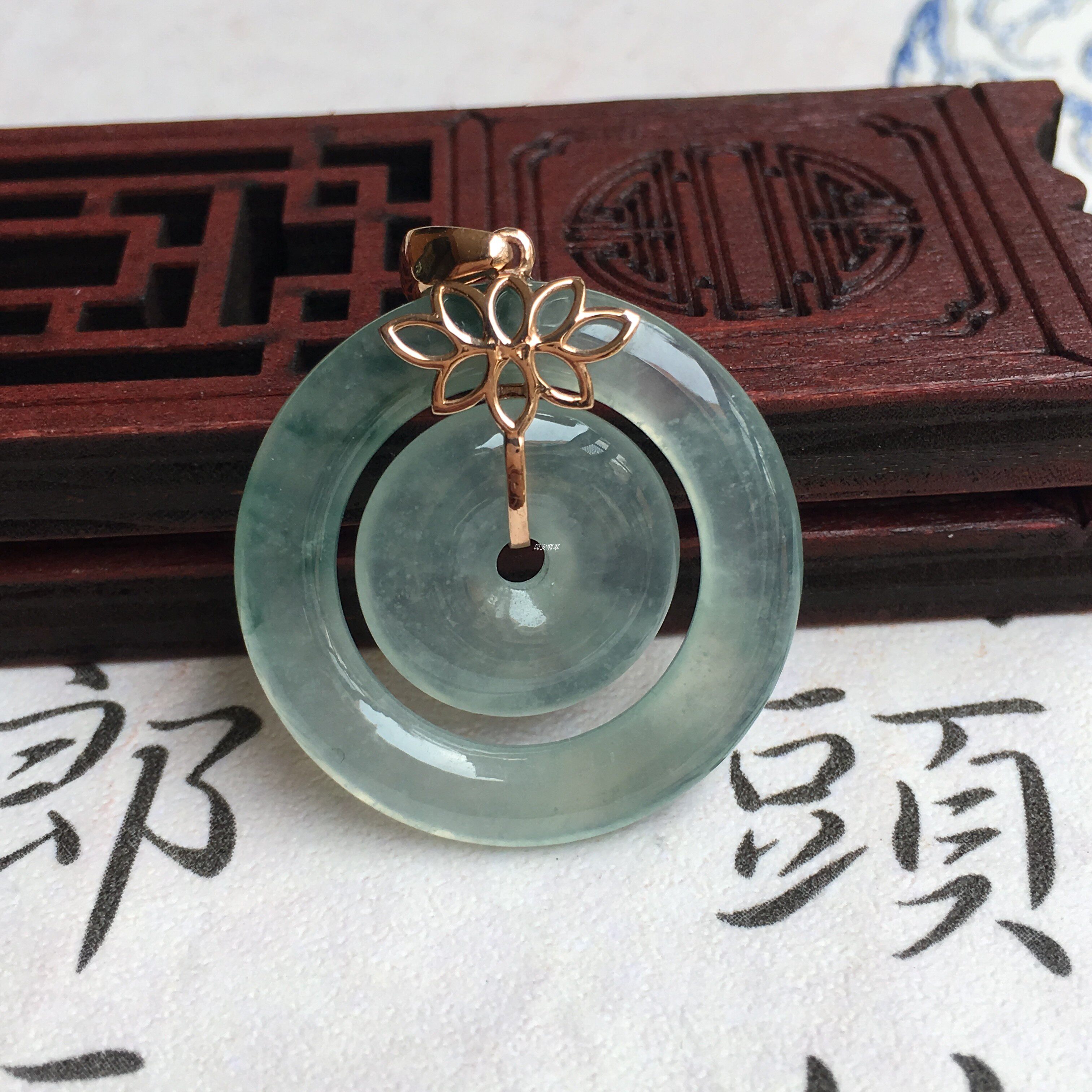 简安翡翠定制18k金镶高冰飘蓝花子母扣翡翠玉吊坠纯净起荧光佩戴