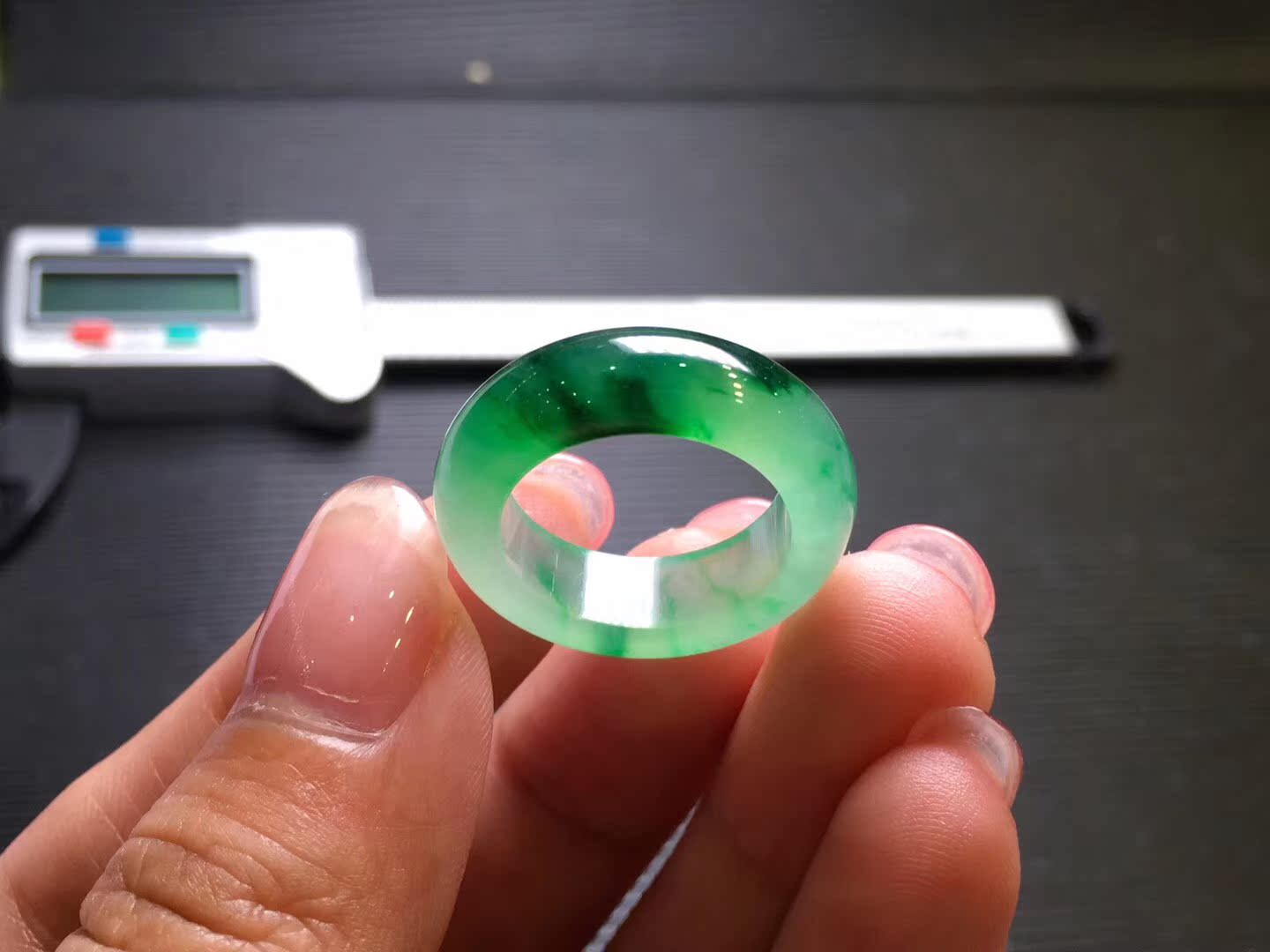 男士 冰种_天然缅甸老坑a货翡翠飘花戒指冰种飘绿花指环阳绿戒圈男女