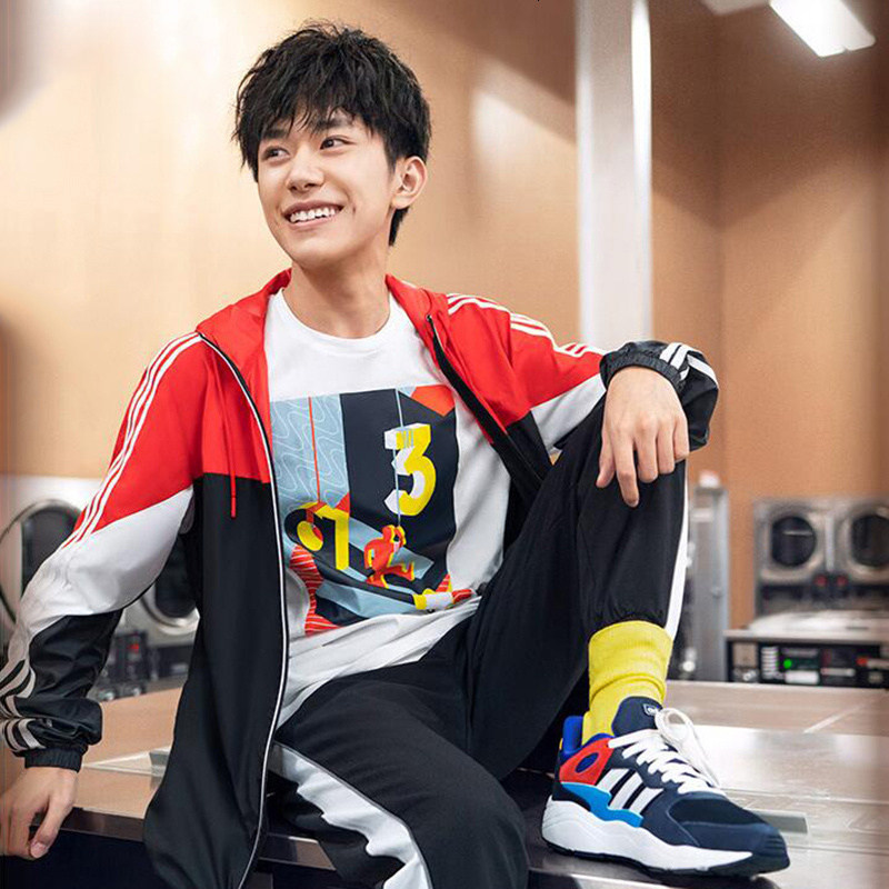 adidas/阿迪达斯 neo 易烊千玺同款男运动休闲连帽夹克外套ej7071