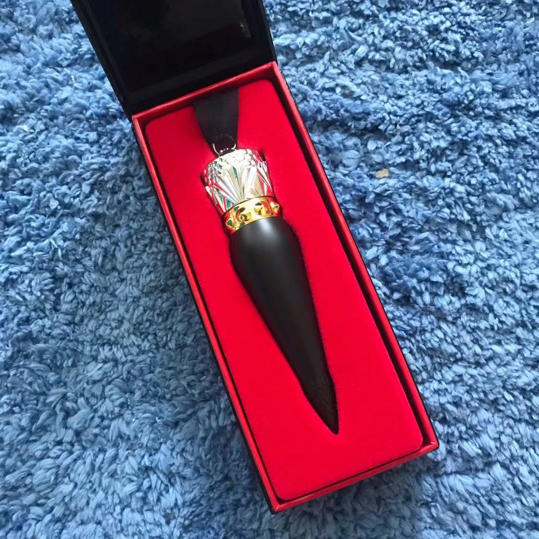 王权口红_海淘现货christian louboutin女王权杖唇膏cl萝卜丁口红001m