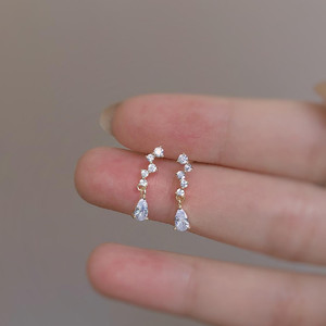 碎钻耳钉纯银图片