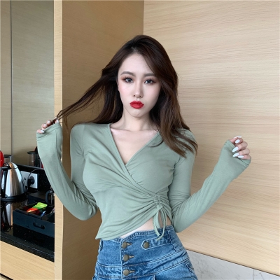 低胸绑带t恤图片