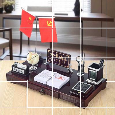 高档老板办公室招财办公桌摆件图片
